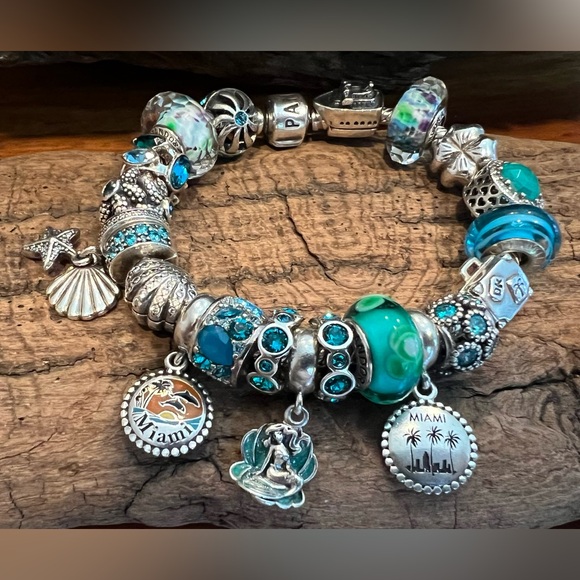 New Chamilia Swarovski Crystals Charm Birthstone Jewels Blue Turquoise December - Picture 8 of 8